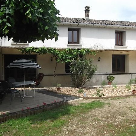 43 Rue Des Quarts Bed and Breakfast Ménesplet Εξωτερικό φωτογραφία