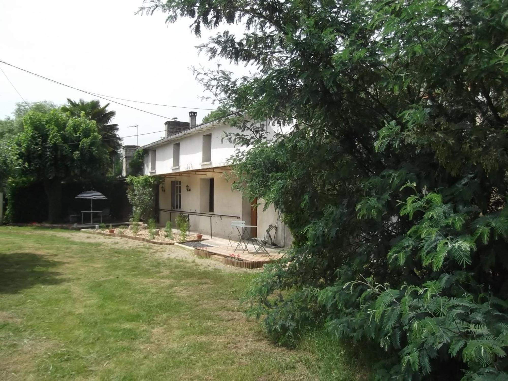 43 Rue Des Quarts Bed and Breakfast Ménesplet Εξωτερικό φωτογραφία