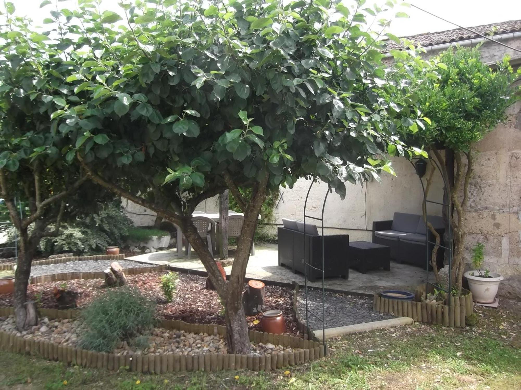 43 Rue Des Quarts Bed and Breakfast Ménesplet Εξωτερικό φωτογραφία