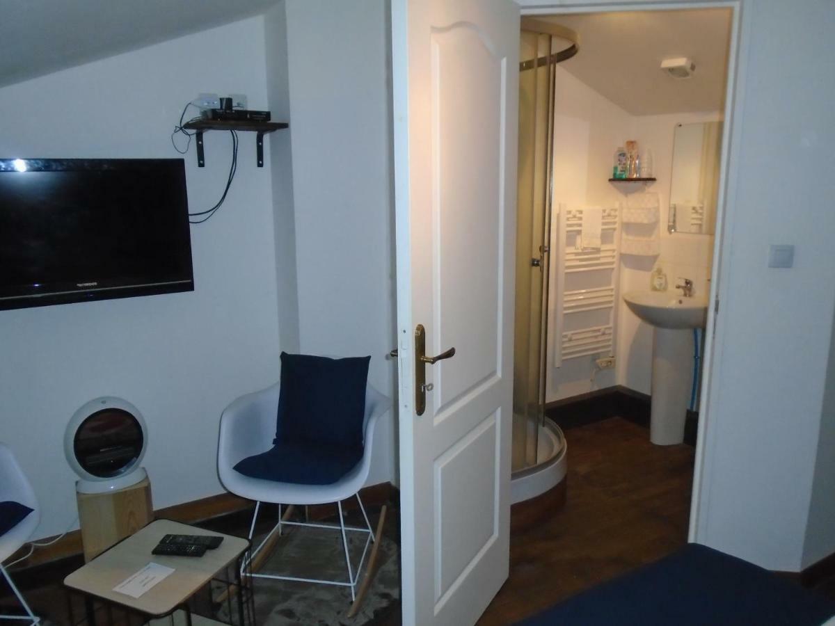 43 Rue Des Quarts Bed and Breakfast Ménesplet Εξωτερικό φωτογραφία